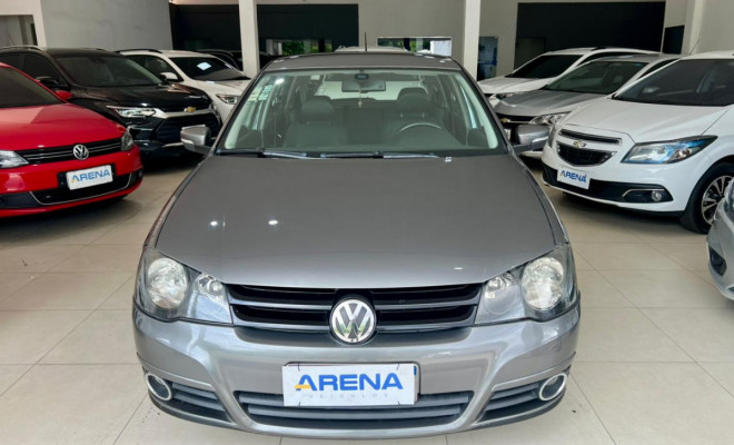 VW - VolksWagen Golf Sportline 1.6 Mi Total Flex 8V 4p 2013 Flex-0