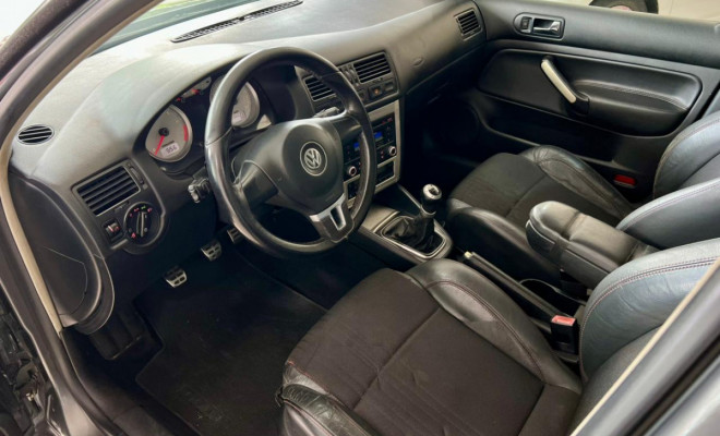 VW - VolksWagen Golf Sportline 1.6 Mi Total Flex 8V 4p 2013 Flex-7