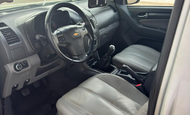 S10 LTZ 2.4 4x2 CD 2014 | CONFORTO, ROBUSTEZ E PACOTE COMPLETO PARA O DIA A DIA!-6