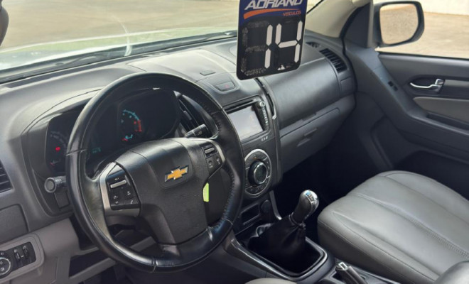 S10 LTZ 2.4 4x2 CD 2014 | CONFORTO, ROBUSTEZ E PACOTE COMPLETO PARA O DIA A DIA!-12