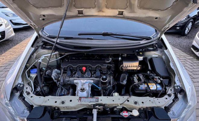 Honda Civic Sedan LXR 2.0 Flexone 16V Aut. 4p 2014 Flex-10