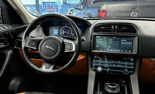 Jaguar F-Pace 3.0 R-Sport 340cv Aut. 2017 Gasolina-3