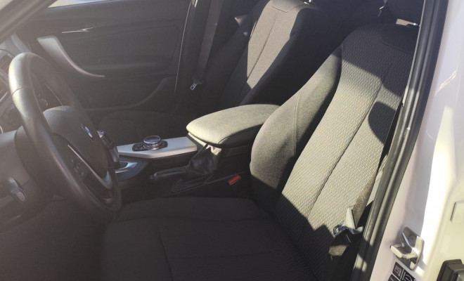 BMW 118iA/ Urban/Sport 1.6 TB 16V 170cv 5p 2015 Gasolina-8