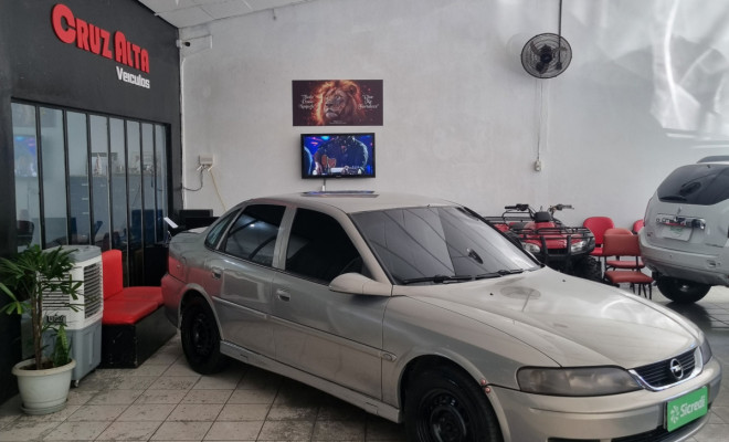 GM - Chevrolet Vectra GLS/Expres.2.2/ 2.0 e 2.0 CD 8V 2004 Gasolina-1