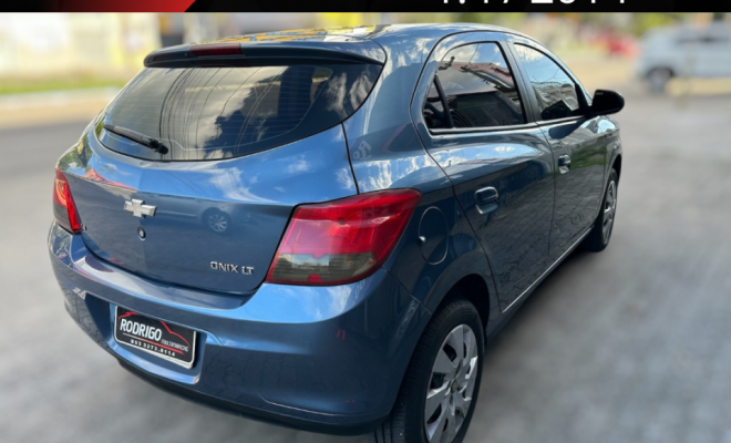 GM - Chevrolet ONIX HATCH LT 1.4 8V FlexPower 5p Mec. 2014 Flex-1