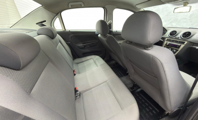 VW - VolksWagen VOYAGE 1.0/1.0 City Mi Total Flex 8V 4p 2011 Flex-8
