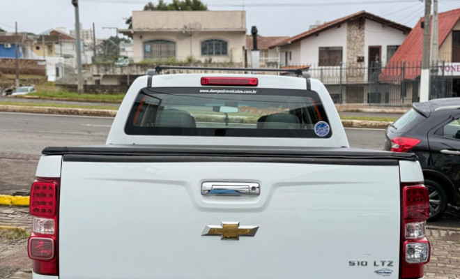 GM - Chevrolet S10 Pick-Up LTZ 2.8 TDI 4x2 CD Dies. Mec 2013 Flex-4
