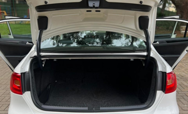 VW - VolksWagen JETTA Comfortline 2.0 T.Flex 8V 4p Tipt. 2013 Flex-3