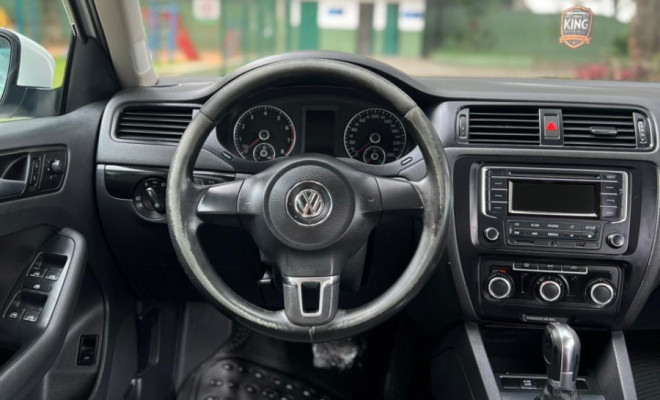 VW - VolksWagen JETTA Comfortline 2.0 T.Flex 8V 4p Tipt. 2013 Flex-4