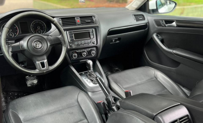 VW - VolksWagen JETTA Comfortline 2.0 T.Flex 8V 4p Tipt. 2013 Flex-8