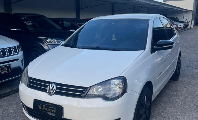 Polo Sed. COMFORT. 1.6 Mi Tot. Flex 8v 2012