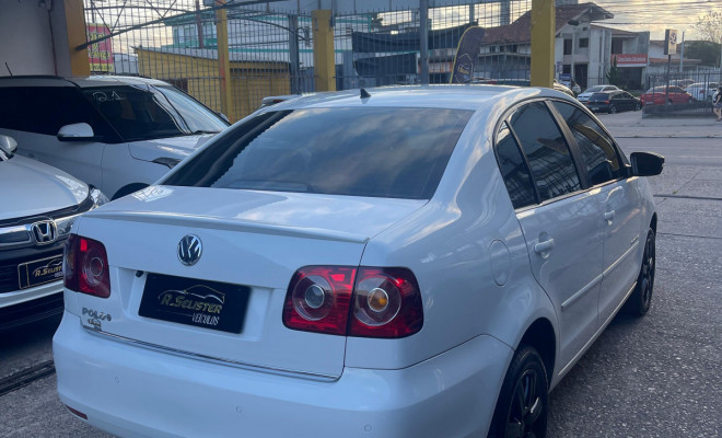 Polo Sed. COMFORT. 1.6 Mi Tot. Flex 8v 2012-4