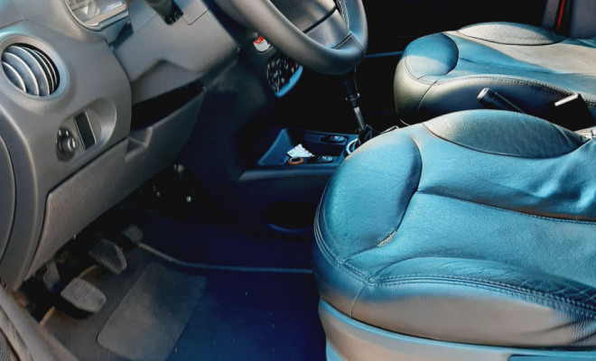 Citroën C3 GLX 1.4/ GLX Sonora 1.4 Flex 8V 5p 2012 Flex-5