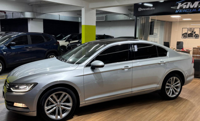 VW - VolksWagen Passat Highline 2.0 TSI 220cv Tip. 2019 Gasolina-8