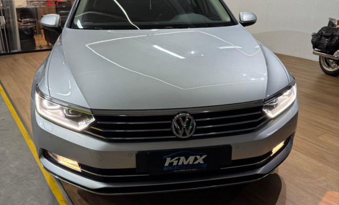 VW - VolksWagen Passat Highline 2.0 TSI 220cv Tip. 2019 Gasolina-0