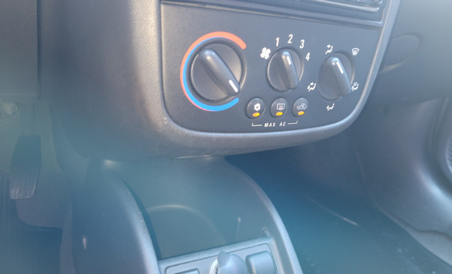 GM - Chevrolet Corsa Hat. Maxx 1.4 8V ECONOFLEX 5p 2012 Flex-17