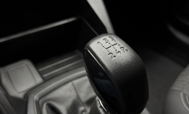 Peugeot 208 Like 1.0 Flex 6V 5p Mec. 2024 Flex-11