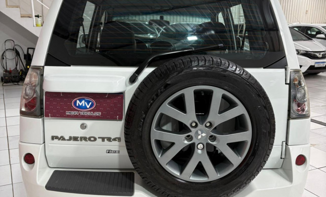 Mitsubishi Pajero TR4 2.0 Flex 16V 4X2 Aut. 2014 Flex-10