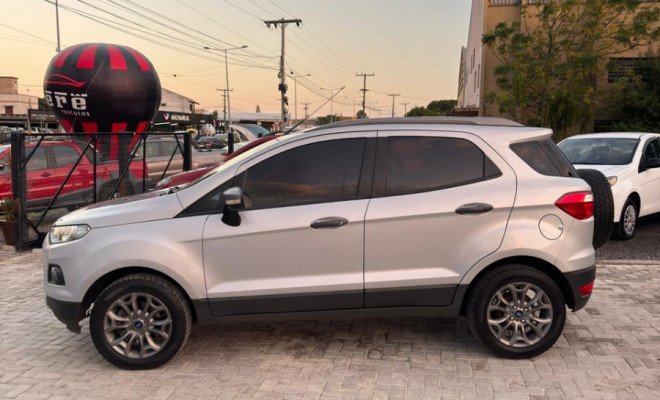 Ford EcoSport FREESTYLE 1.6 16V Flex 5p 2014 Flex-1