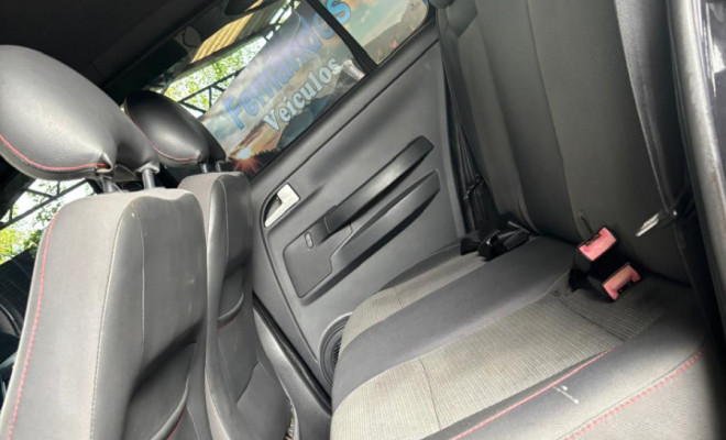 VW - VolksWagen Fox City 1.0 Mi/ 1.0Mi Total Flex 8V 5p 2010 Flex-5