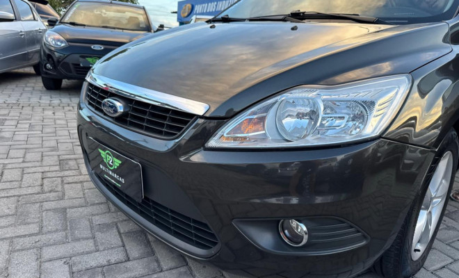 Ford Focus 1.6 S/SE/SE Plus Flex 8V/16V  5p 2013 Flex-16
