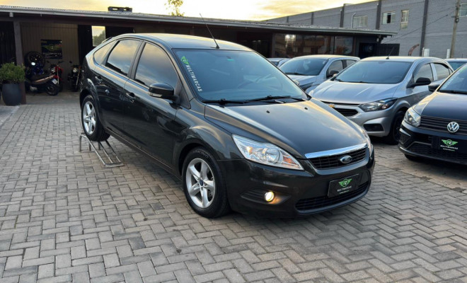 Ford Focus 1.6 S/SE/SE Plus Flex 8V/16V  5p 2013 Flex-1