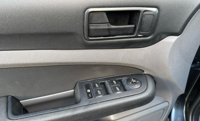 Ford Focus 1.6 S/SE/SE Plus Flex 8V/16V  5p 2013 Flex-9