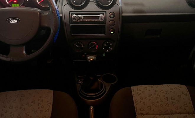 Ford Fiesta Sed. 1.6 8V Flex 4p 2011 Flex-2