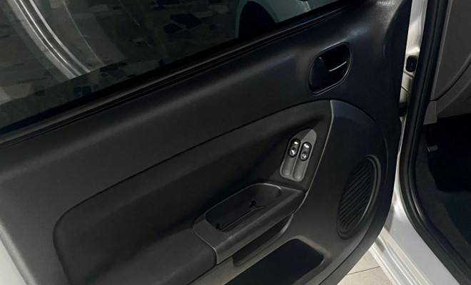 Ford Fiesta Sed. 1.6 8V Flex 4p 2011 Flex-11