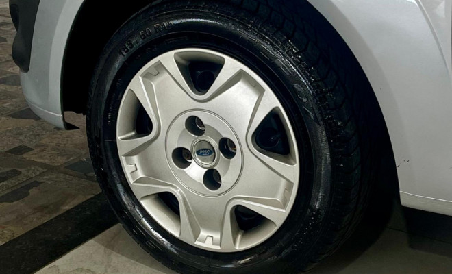 Ford Fiesta Sed. 1.6 8V Flex 4p 2011 Flex-12