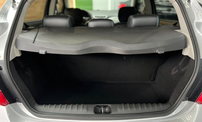 GM - Chevrolet ONIX HATCH LT 1.4 8V FlexPower 5p Mec. 2019 Flex-9