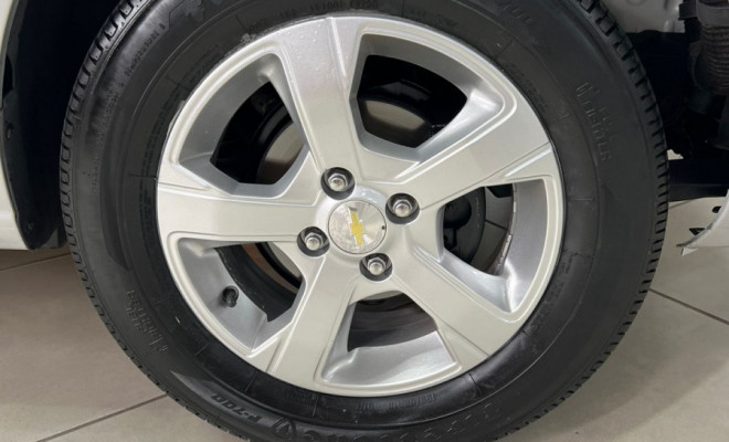 GM - Chevrolet ONIX HATCH LT 1.4 8V FlexPower 5p Mec. 2019 Flex-10