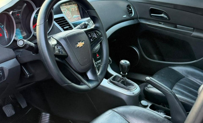 GM - Chevrolet CRUZE LT 1.8 16V FlexPower 4p Mec. 2014 Flex-4