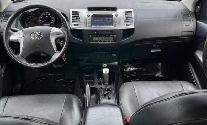 Toyota Hilux CD SRV D4-D 4x4 3.0 TDI Diesel Aut 2014 Diesel-4