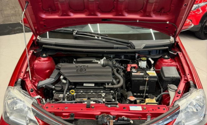 Toyota ETIOS XLS Sedan 1.5 Flex 16V 4p Mec. 2017 Flex-6