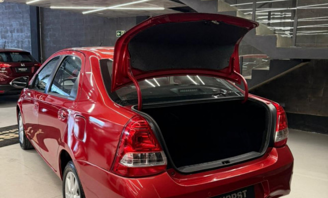 Toyota ETIOS XLS Sedan 1.5 Flex 16V 4p Mec. 2017 Flex-9