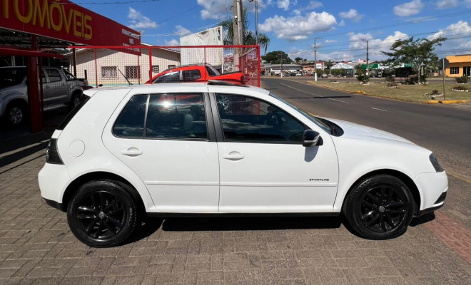 VW - VolksWagen Golf Sportline 1.6 Mi Total Flex 8V 4p 2013 Flex-4