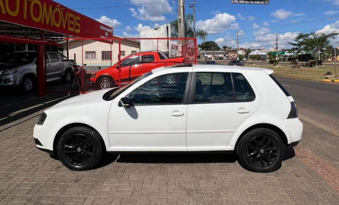 VW - VolksWagen Golf Sportline 1.6 Mi Total Flex 8V 4p 2013 Flex-0