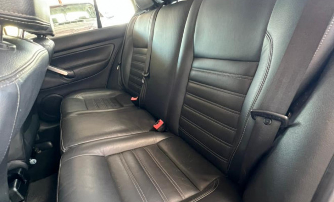 VW - VolksWagen Golf Sportline 1.6 Mi Total Flex 8V 4p 2013 Flex-9