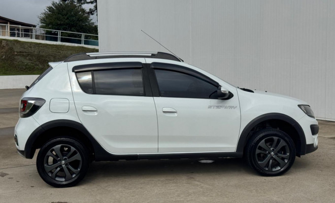 SANDERO STEPWAY EASYR 1.6 2017 | ESTILO, CONFORTO E UM DOS MELHORES CUSTO-BENEFÍCIOS ENTRE OS COMPACTOS!-15