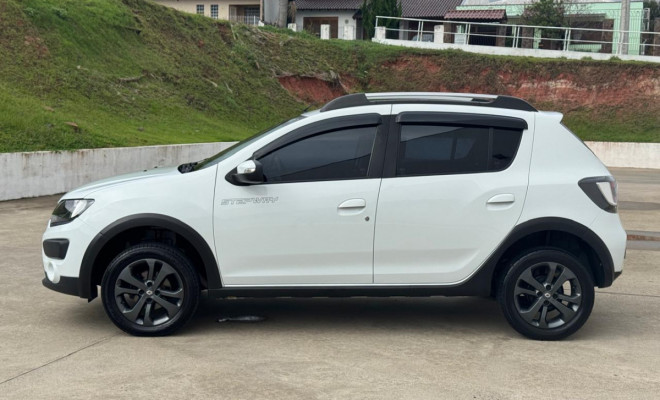 SANDERO STEPWAY EASYR 1.6 2017 | ESTILO, CONFORTO E UM DOS MELHORES CUSTO-BENEFÍCIOS ENTRE OS COMPACTOS!-13