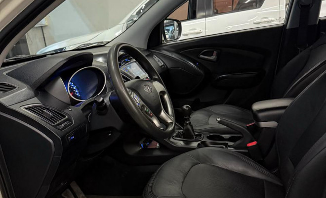 Hyundai ix35 2.0 16V 170cv 2WD/4WD Aut. 2012 Gasolina-5