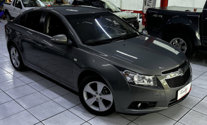 GM - Chevrolet CRUZE LT 1.8 FlexPower 2013-1