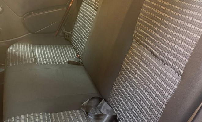 Renault SANDERO Expression 1.0 2013  Baixo consumo e Conforto-7