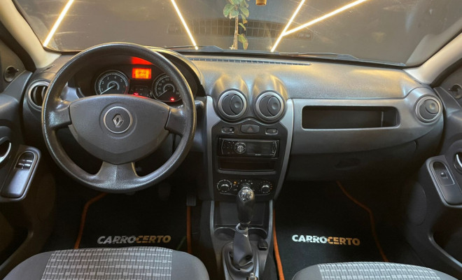 Renault SANDERO Expression 1.0 2013  Baixo consumo e Conforto-4