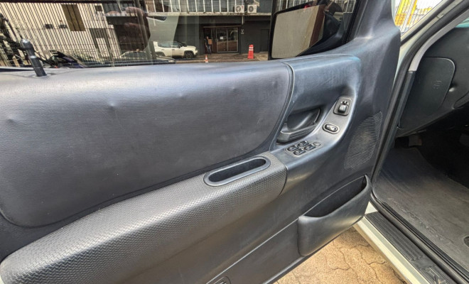 Ford Ranger XLT 3.0 PSE 163cv 4x4 CD TB Dies. 2011 Gasolina-2