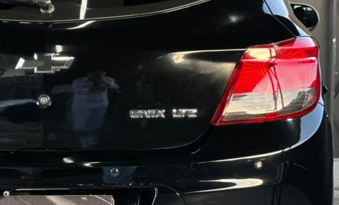 GM - Chevrolet ONIX HATCH LTZ 1.4 8V FlexPower 5p Mec. 2014 Flex-6