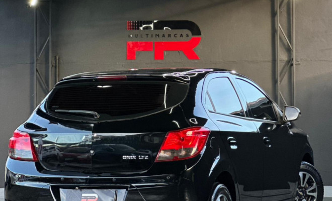 GM - Chevrolet ONIX HATCH LTZ 1.4 8V FlexPower 5p Mec. 2014 Flex-4