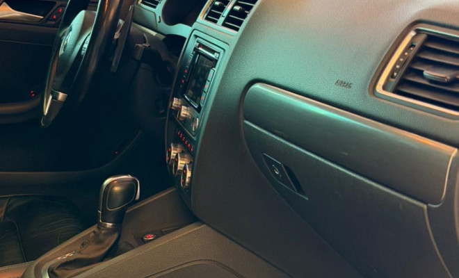 VW - VolksWagen JETTA Highline 2.0 TSI 16V 4p Tiptronic 2014 Flex-15