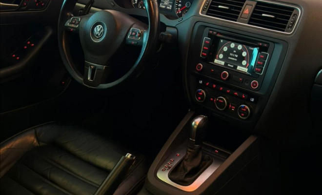 VW - VolksWagen JETTA Highline 2.0 TSI 16V 4p Tiptronic 2014 Flex-11